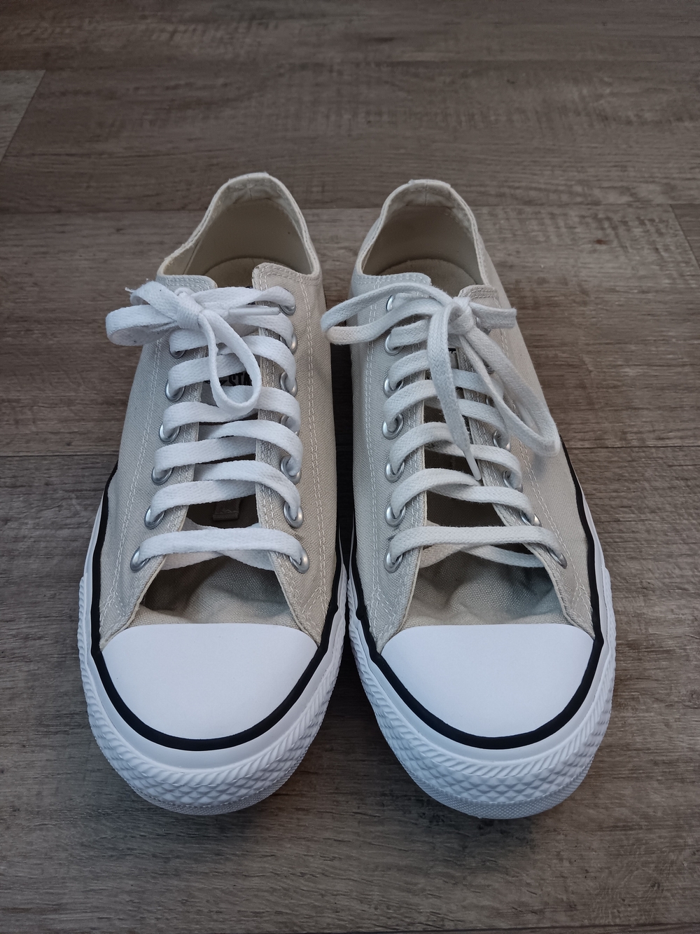 Converse All Star Low Cream Khaki Sneakers Men’s Size 9/ Women's Size 11
